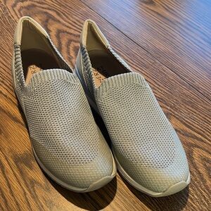 Naturalizer Gray Slip-On Sneakers